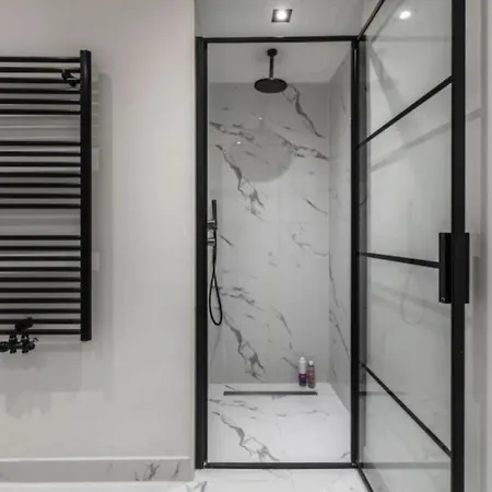 2br With Views Near Rijksmuseum Apartment *