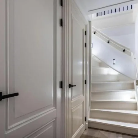 2br With Views Near Rijksmuseum