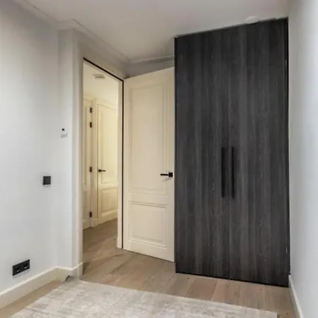 2br With Views Near Rijksmuseum *